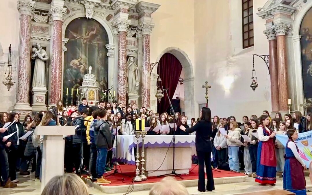 Pjevački zbor na svečanoj 668. obljetnici Zadarskog mira